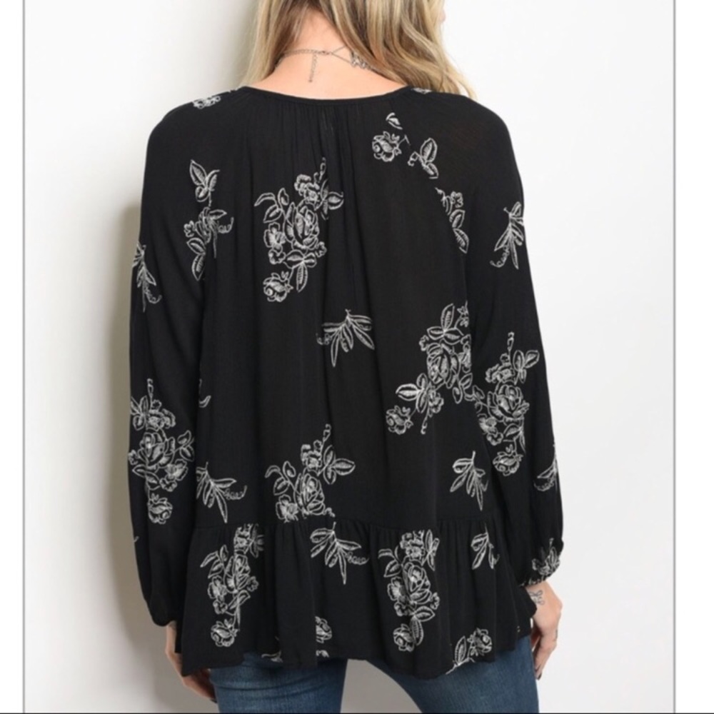 Embroidered black & white blouse top long sleeved - Picture 2 of 2